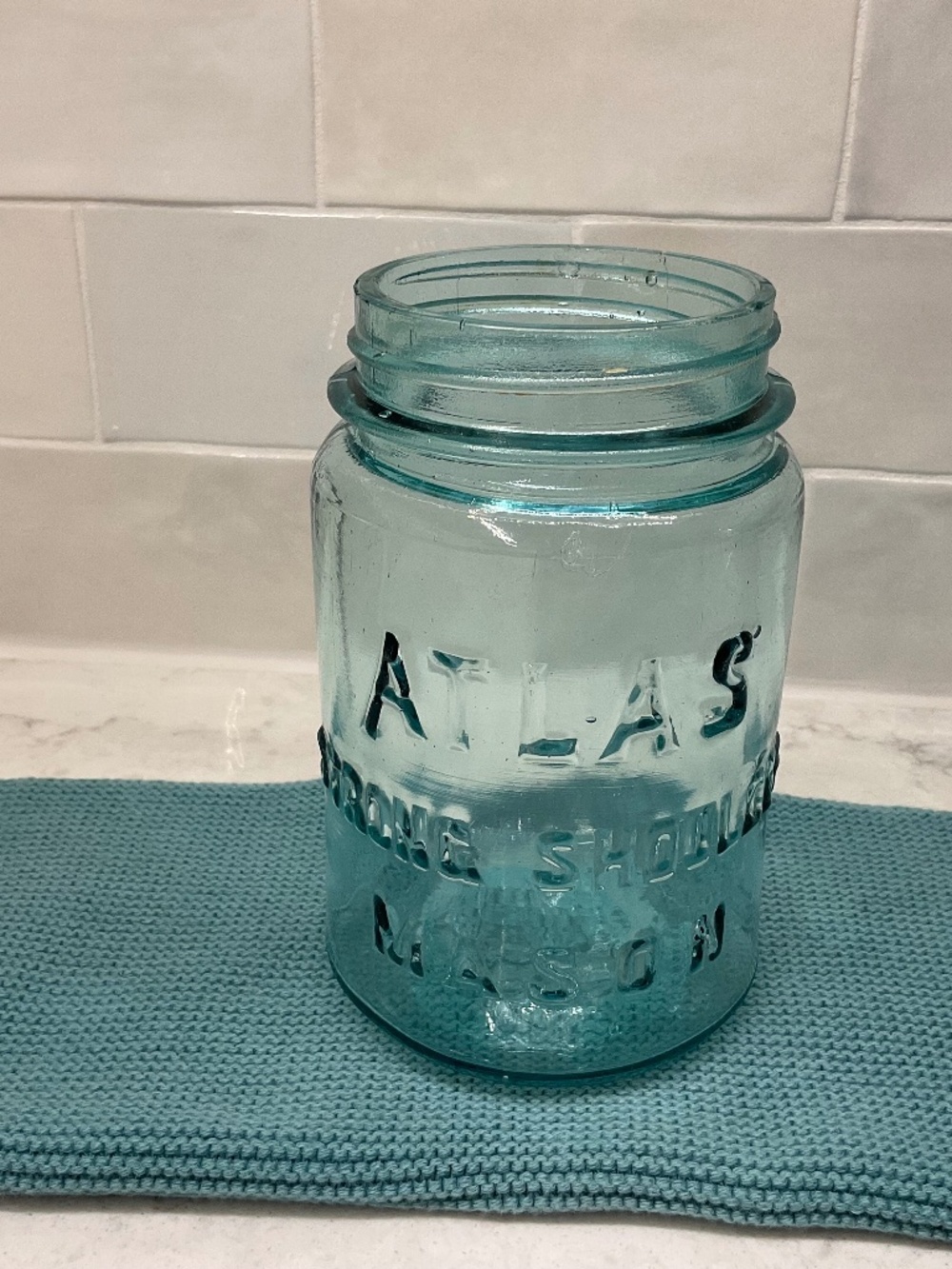 Atlas Strong Shoulder Mason Pint Aqua Blue Glass Jar #1